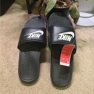 Nike Men's Black and White Slide Sandals